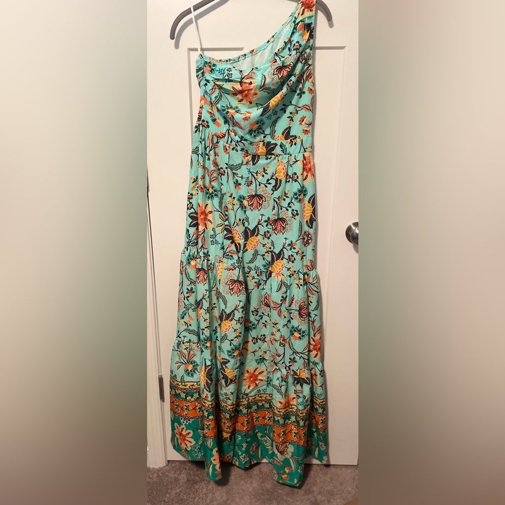 Shein size Small, romper. One shoulder, palazzo, style bottoms. Gorgeous! - Picture 3 of 8